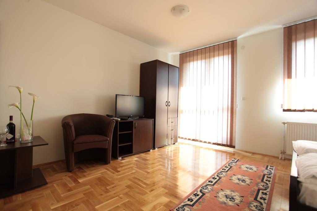 Hostel Royal Ομπρένοβατς Δωμάτιο φωτογραφία