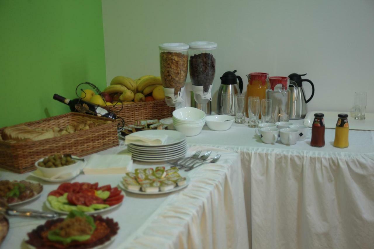 Hostel Royal Ομπρένοβατς Εξωτερικό φωτογραφία