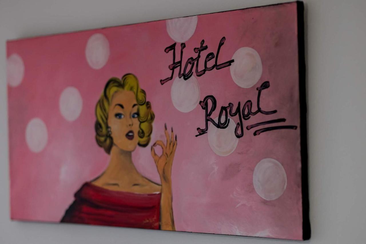Hostel Royal Ομπρένοβατς Εξωτερικό φωτογραφία