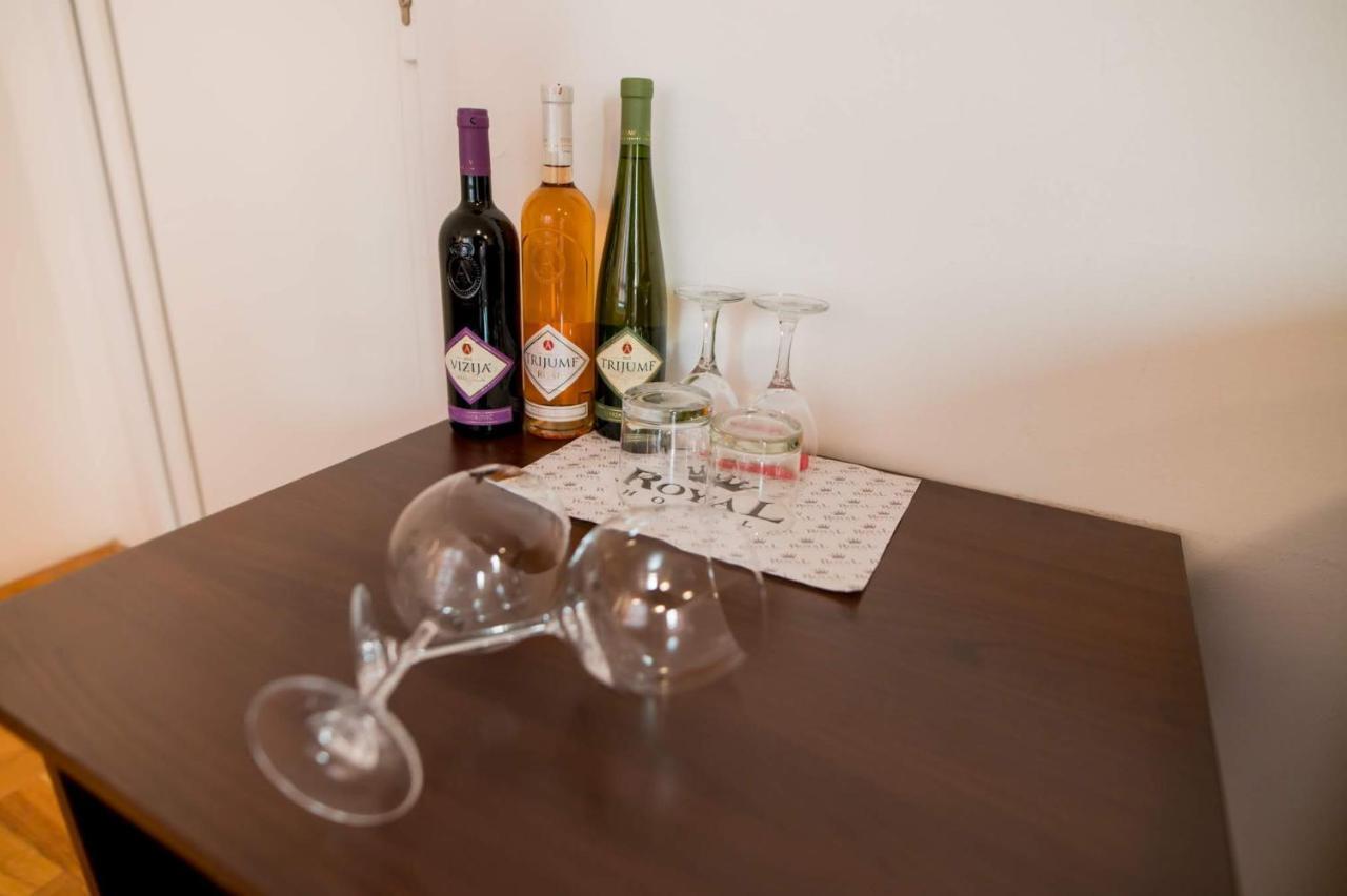 Hostel Royal Ομπρένοβατς Εξωτερικό φωτογραφία