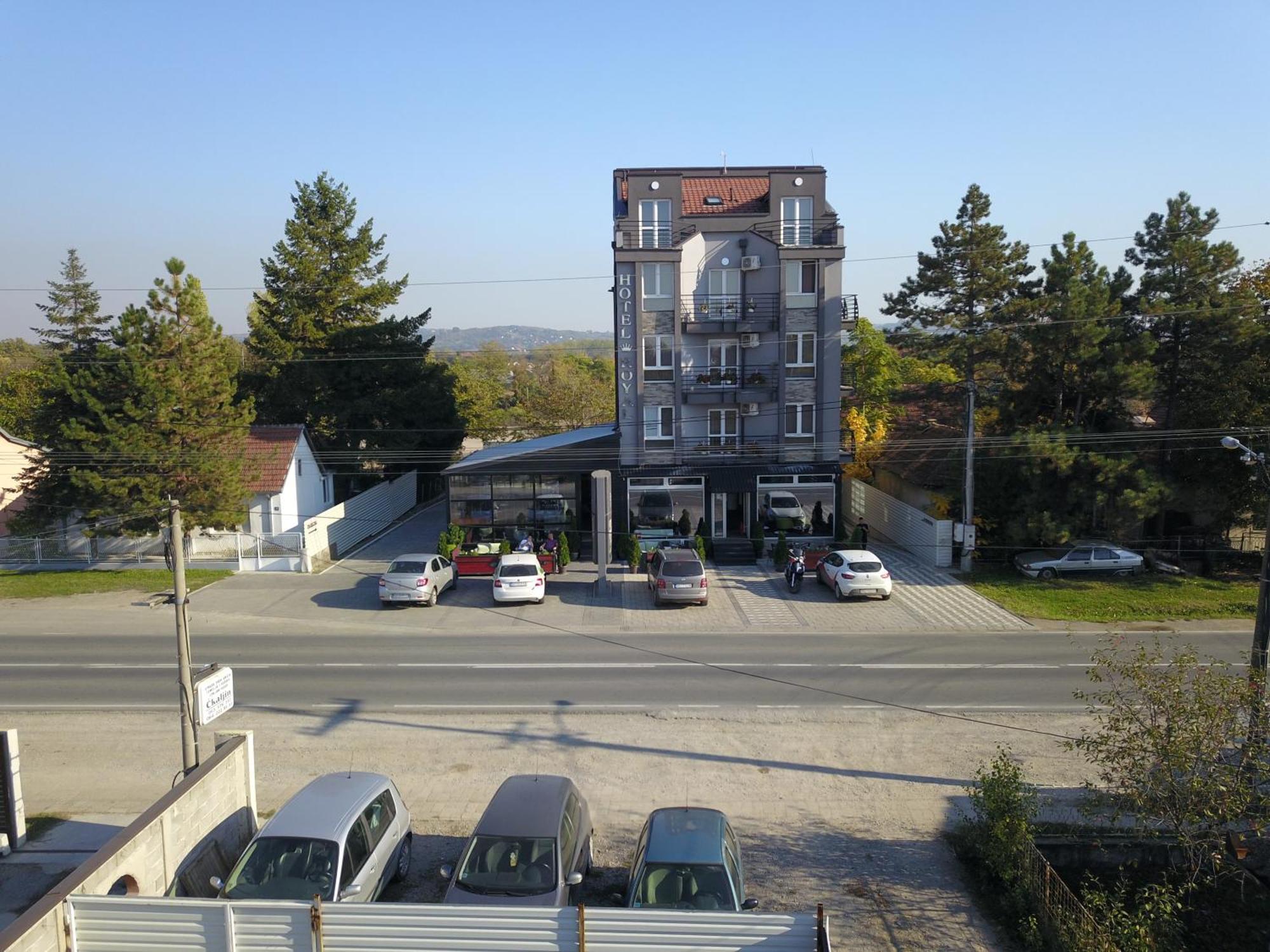 Hostel Royal Ομπρένοβατς Εξωτερικό φωτογραφία